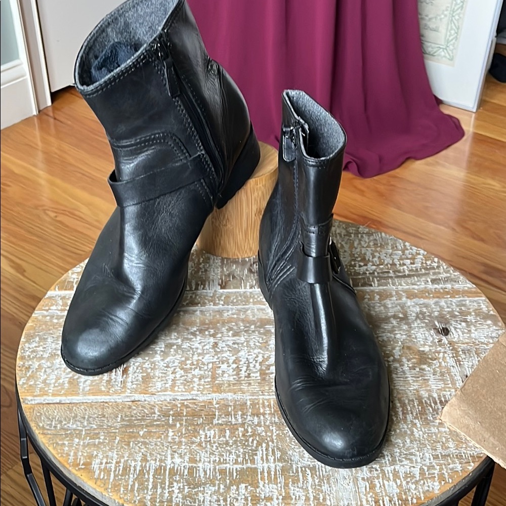 Cole Haan Waterproof, lined Black Leather Ankle Boots